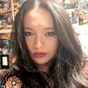 Meet your Posher, Thalia